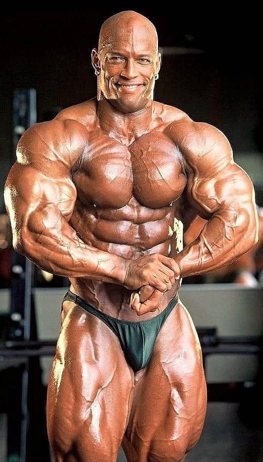 Shawn Ray Posing | buildwithpros.com | BuildWithPros.com